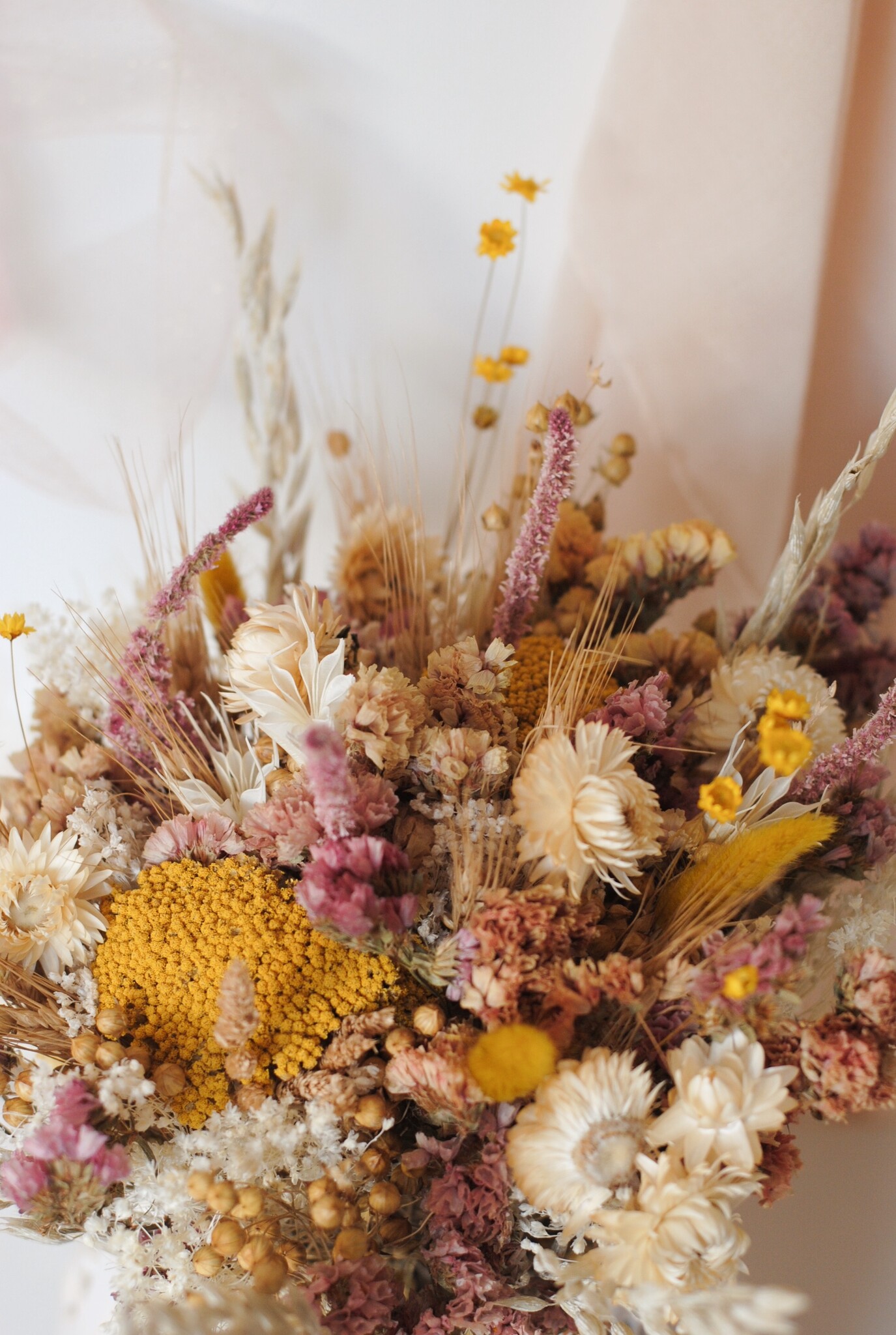 DRIED FLOWER BOUQUET & TIANNA VASE