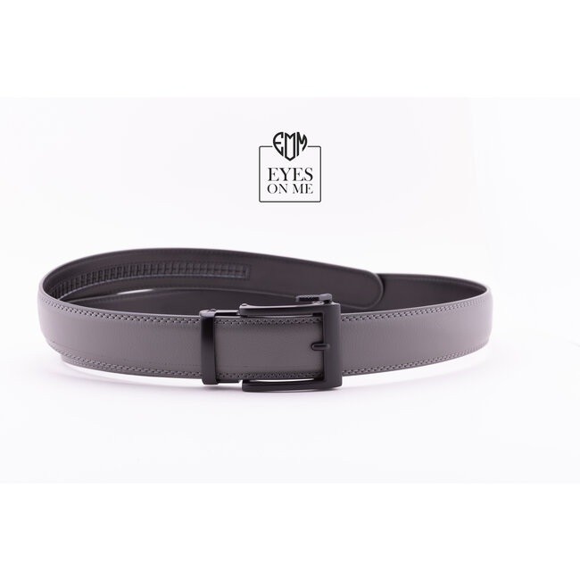 "EYES ON ME" LEDEREN RIEM zonder gaatjes, met automatische gesp (model L062)
