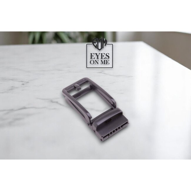 "EYES ON ME" LEDEREN RIEM zonder gaatjes, met automatische gesp    (Model N076)