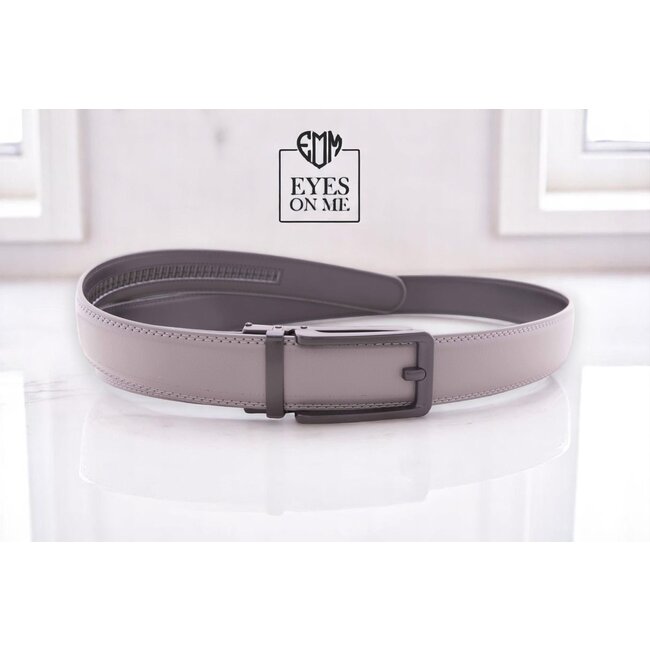 "EYES ON ME" LEDEREN RIEM zonder gaatjes, met automatische gesp    (Model N076)