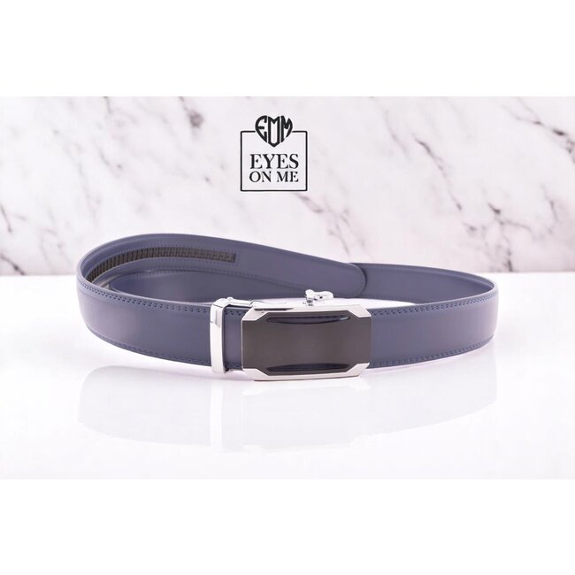 "EYES ON ME" LEDEREN RIEM zonder gaatjes, met automatische gesp ( model A015 )
