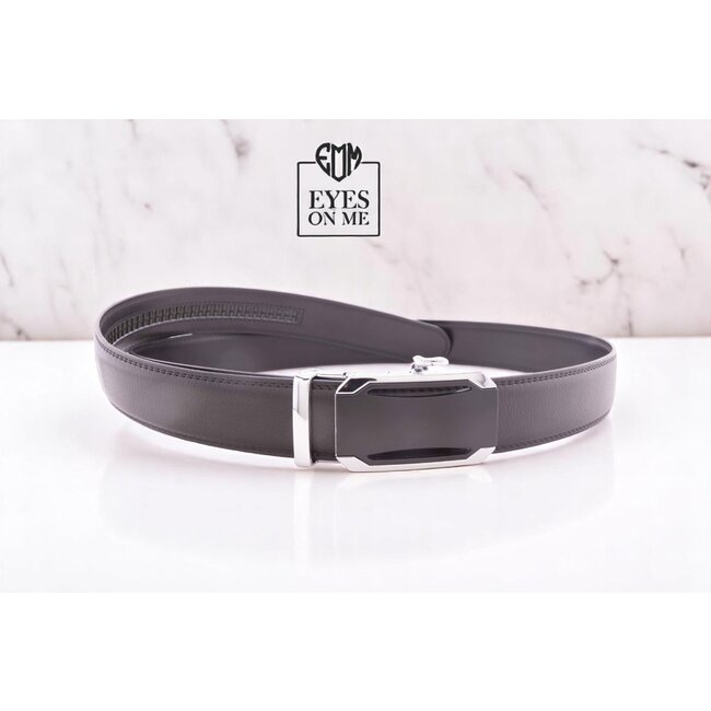 "EYES ON ME" LEDEREN RIEM zonder gaatjes, met automatische gesp ( model A015 )