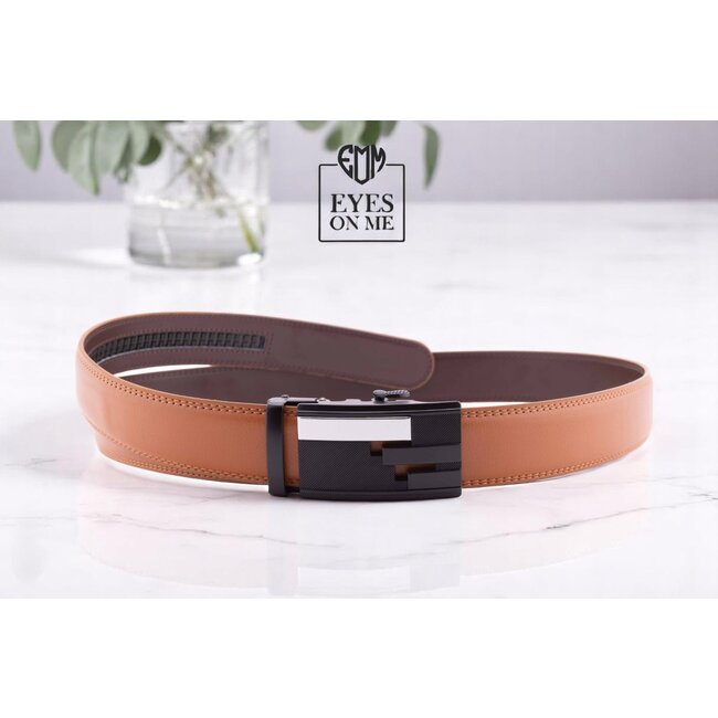 "EYES ON ME" LEDEREN RIEM zonder gaatjes, met automatische gesp (model N023)