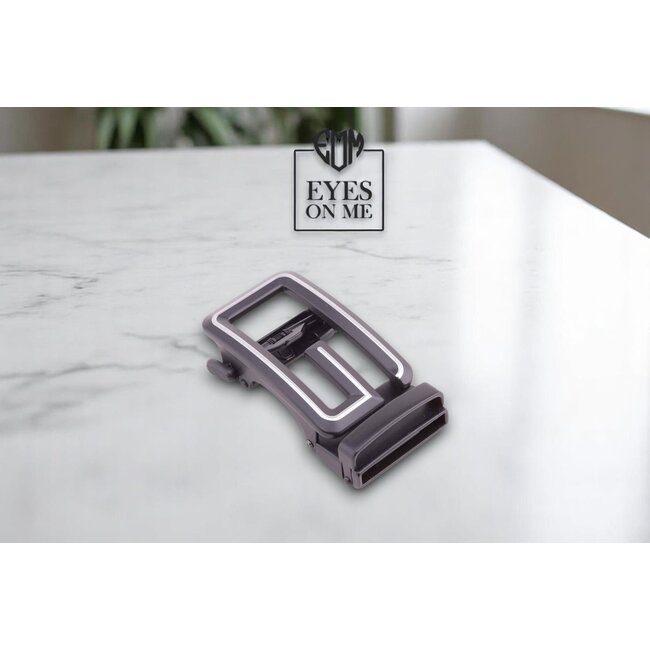 "EYES ON ME" LEDEREN RIEM zonder gaatjes, met automatische gesp (model L185)