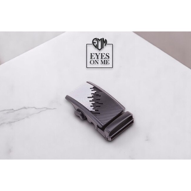 "EYES ON ME" LEDEREN RIEM zonder gaatjes, met automatische gesp (Model 42)