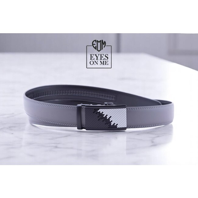 "EYES ON ME" LEDEREN RIEM zonder gaatjes, met automatische gesp (Model 42)