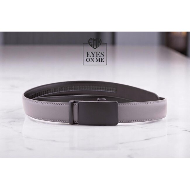 "EYES ON ME" LEDEREN RIEM zonder gaatjes, met automatische gesp (Model 78)
