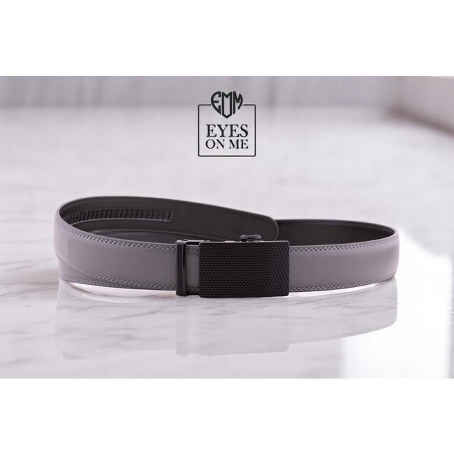 "EYES ON ME" LEDEREN RIEM zonder gaatjes, met automatische gesp ( model 20 )