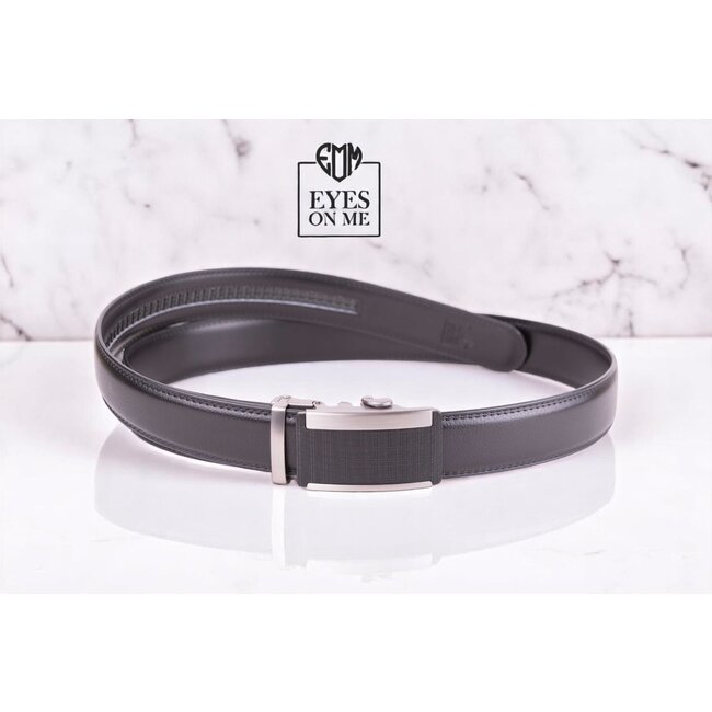 "EYES ON ME" LEDEREN RIEM zonder gaatjes, met automatische gesp (model N032)