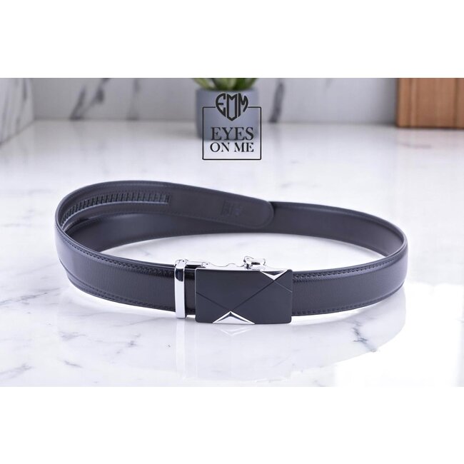 "EYES ON ME" LEDEREN RIEM zonder gaatje, met automatische gesp (Model 23)