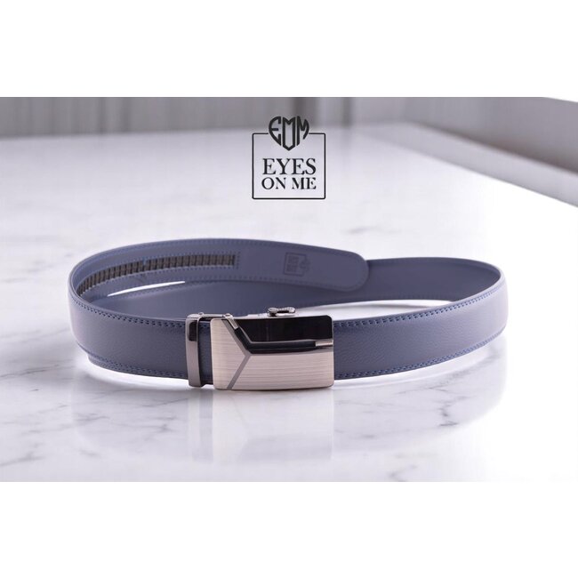 "EYES ON ME" LEDEREN RIEM zonder gaatjes, met automatische gesp (Model 37)