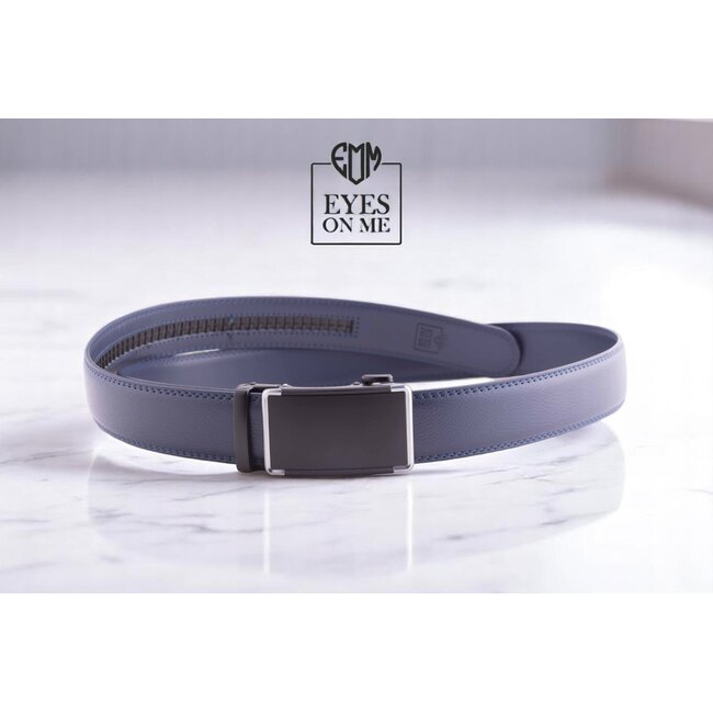 "EYES ON ME" LEDEREN RIEM zonder gaatjes, met automatische gesp (Model N159)