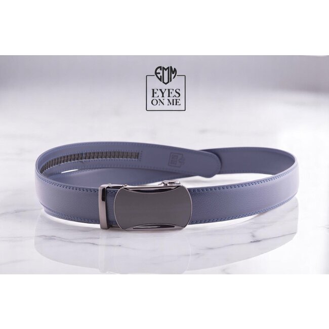 "EYES ON ME" LEDEREN RIEM zonder gaatjes, met automatische gesp (Model L049)