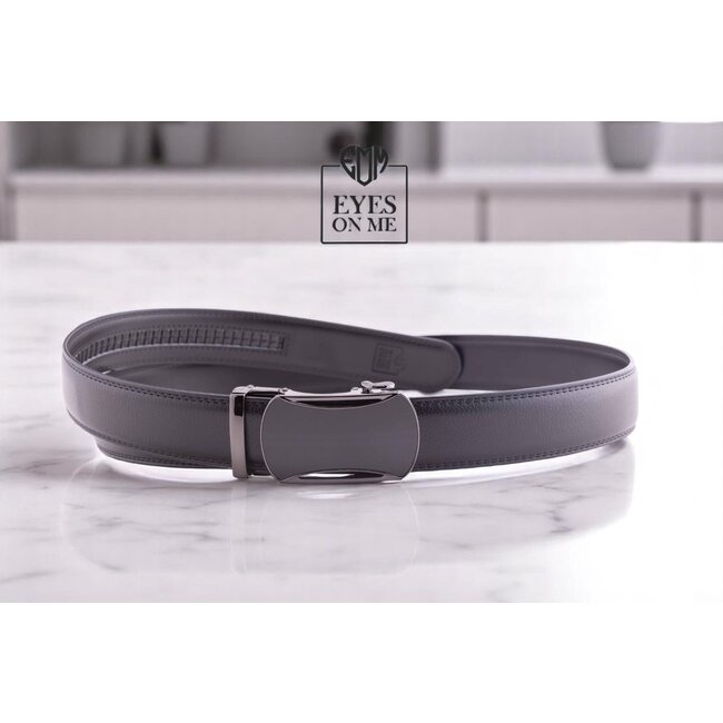 "EYES ON ME" LEDEREN RIEM zonder gaatjes, met automatische gesp (Model L049)