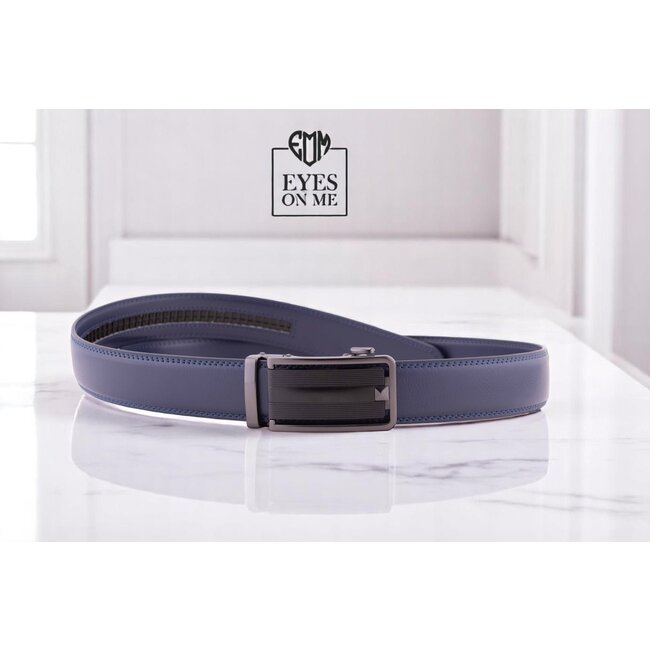 "EYES ON ME" LEDEREN RIEM zonder gaatjes, met automatische gesp (Model L019)