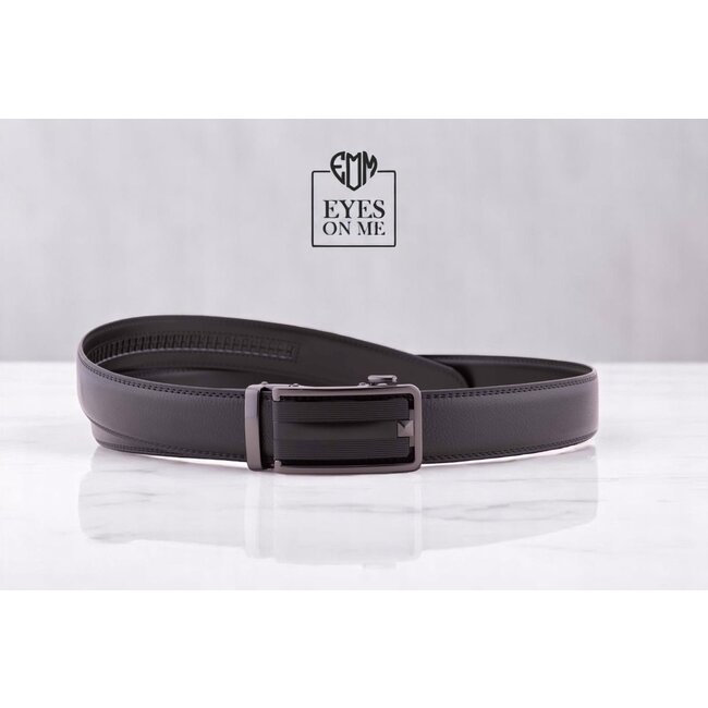 "EYES ON ME" LEDEREN RIEM zonder gaatjes, met automatische gesp (Model L019)