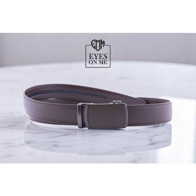 "EYES ON ME" LEDEREN RIEM zonder gaatjes, met automatische gesp (Model L168)