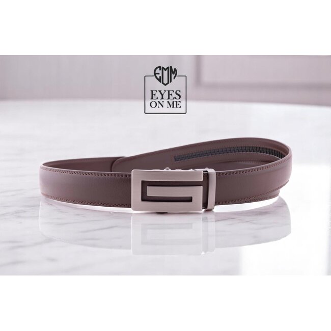 "EYES ON ME" LEDEREN RIEM zonder gaatjes, met automatische gesp (Model L061)