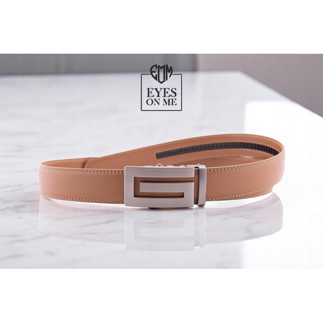 "EYES ON ME" LEDEREN RIEM zonder gaatjes, met automatische gesp (Model L061)