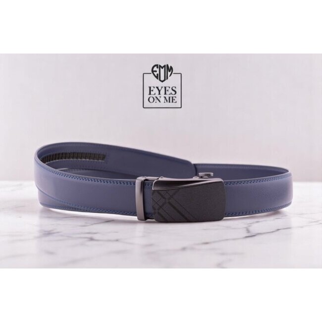 "EYES ON ME" LEDEREN RIEM zonder gaatjes, met automatische gesp (Model L048)