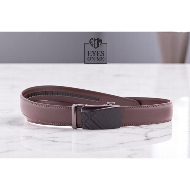 "EYES ON ME" LEDEREN RIEM zonder gaatjes, met automatische gesp (Model L048)