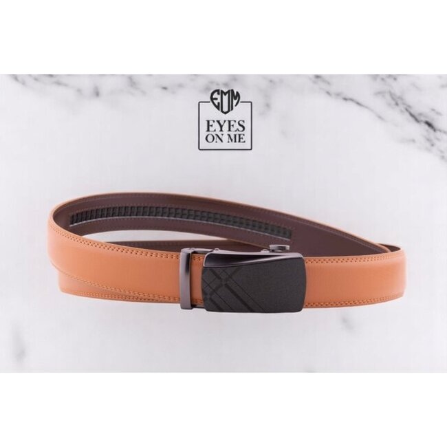"EYES ON ME" LEDEREN RIEM zonder gaatjes, met automatische gesp (Model L048)