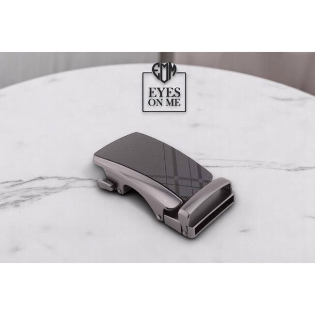 "EYES ON ME" LEDEREN RIEM zonder gaatjes, met automatische gesp (Model L048)