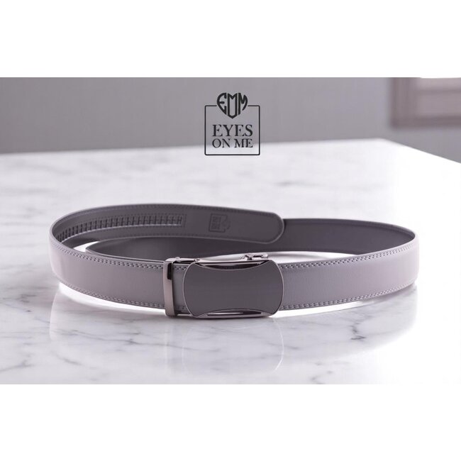 "EYES ON ME" LEDEREN RIEM zonder gaatjes, met automatische gesp (Model N049)
