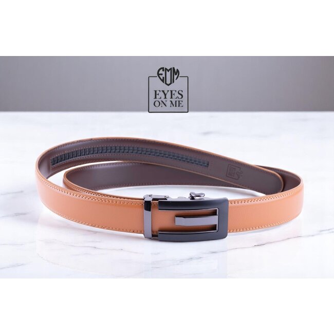 "EYES ON ME" LEDEREN RIEM zonder gaatjes, met automatische gesp (Model N035)