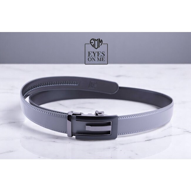 "EYES ON ME" LEDEREN RIEM zonder gaatjes, met automatische gesp (Model N035)