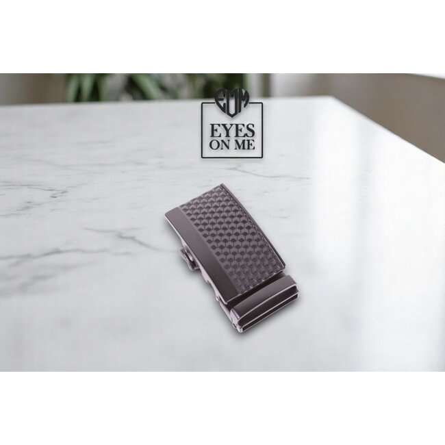 "EYES ON ME" LEDEREN RIEM zonder gaatjes, met automatische gesp (Model L046)