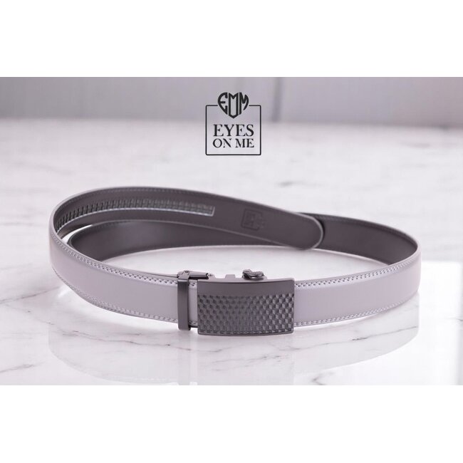 "EYES ON ME" LEDEREN RIEM zonder gaatjes, met automatische gesp (Model L046)