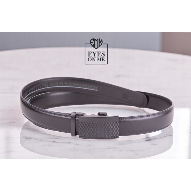 "EYES ON ME" LEDEREN RIEM zonder gaatjes, met automatische gesp (Model L046)