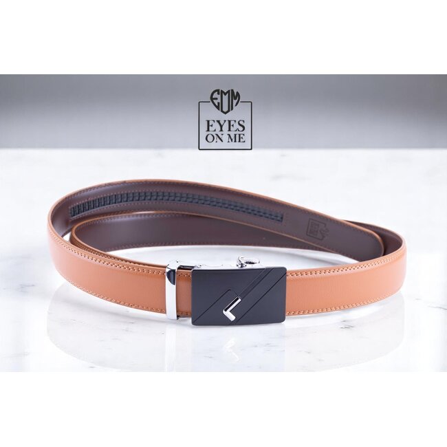"EYES ON ME" LEDEREN RIEM zonder gaatjes, met automatische gesp (Model C009)