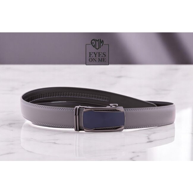 "EYES ON ME" LEDEREN RIEM zonder gaatjes, met automatische gesp (Model L132)