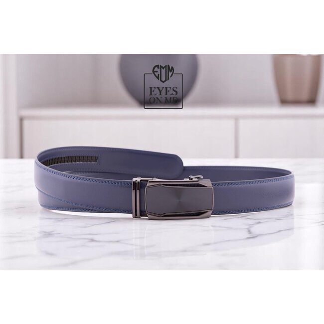 "EYES ON ME" LEDEREN RIEM zonder gaatjes, met automatische gesp (Model L130)