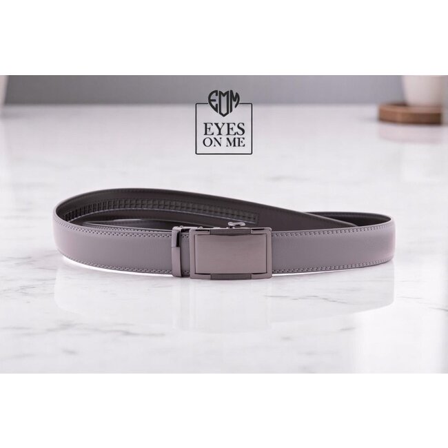 "EYES ON ME" LEDEREN RIEM zonder gaatjes, met automatische gesp (model N181)