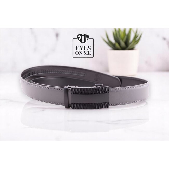 "EYES ON ME" LEDEREN RIEM zonder gaatjes, met automatische gesp (Model N134)