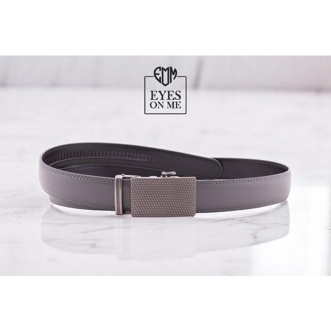 "EYES ON ME" LEDEREN RIEM zonder gaatjes, met automatische gesp (Model 101)