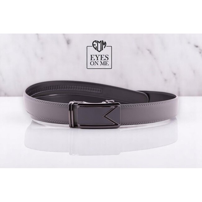 "EYES ON ME" LEDEREN RIEM zonder gaatjes, met automatische gesp (Model L003)