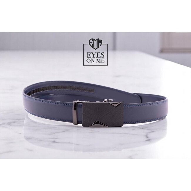 "EYES ON ME" LEDEREN RIEM zonder gaatjes, met automatische gesp (Model A010)
