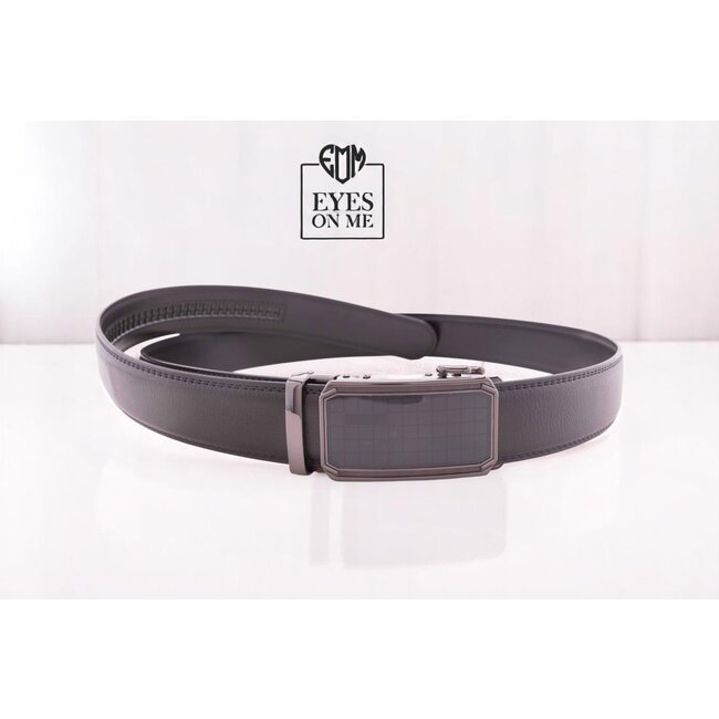 "EYES ON ME" LEDEREN RIEM zonder gaatjes, met automatische gesp ( model L099)