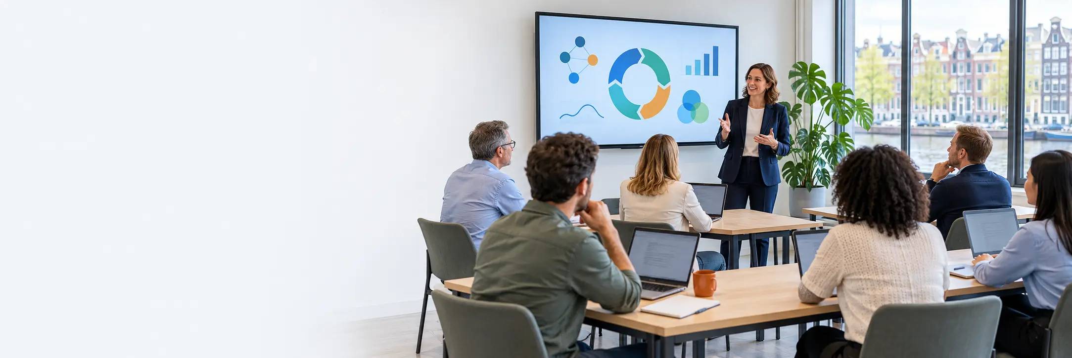 De ICT-trainingspartner voor overheid, onderwijs en grote organisaties.