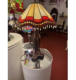 RoMaLux Tiffany Tafellamp met rood/beige kap met kraaltjes en open voet