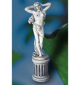 Demmerik 73 F150 Vrouwbeeld op zuil