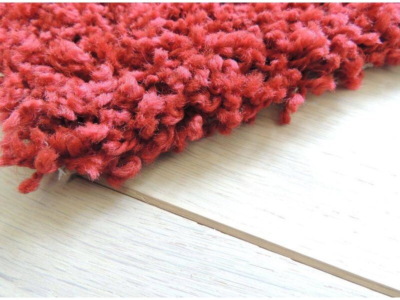 Goedkoop rood hoogpolig tapijt
