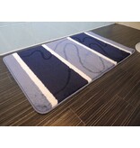 Mooie blauwe badmattenset Kleur : blauw met lijnen