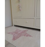 Tapijt babykamer met zachte kleuren en ster