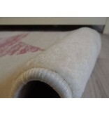 Tapijt babykamer met zachte kleuren en ster