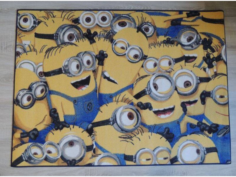 Leuk en kleurrijk tapijt Minions 95x133